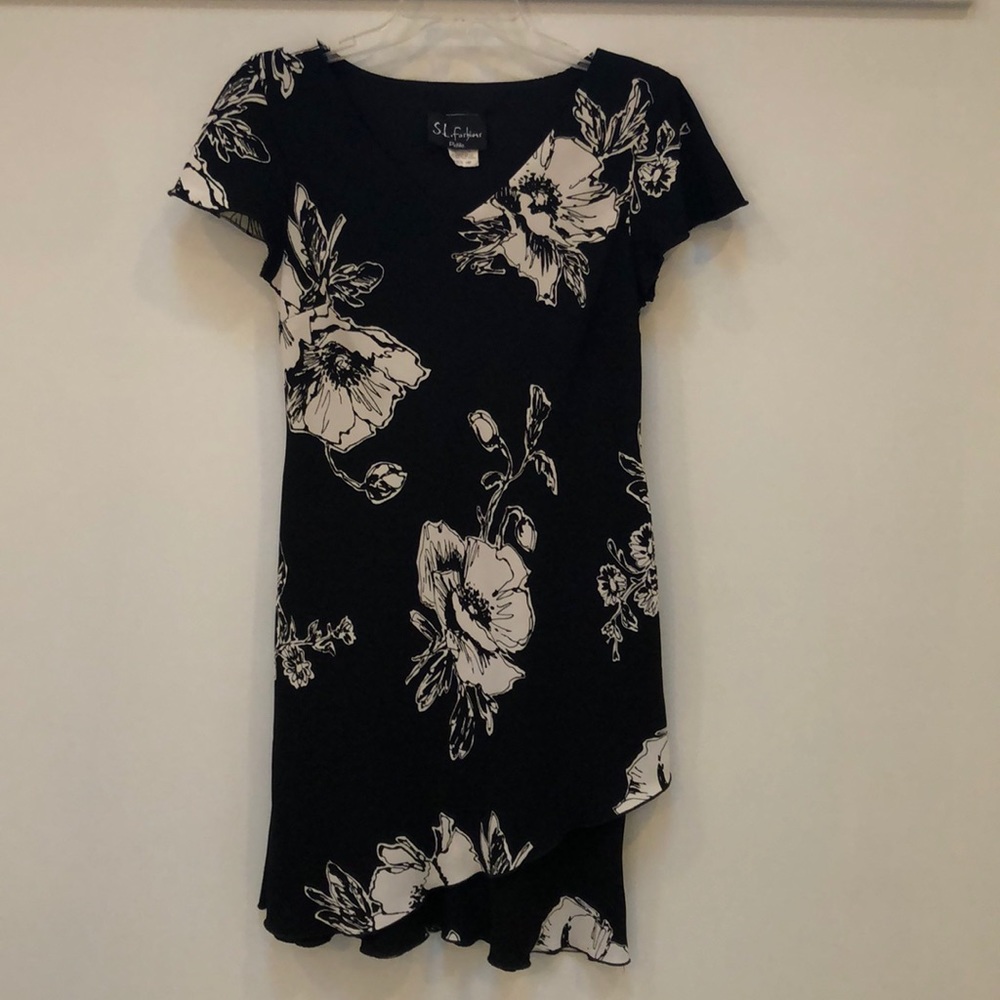 S.L. Fashions Black & ivory floral dress size 10P